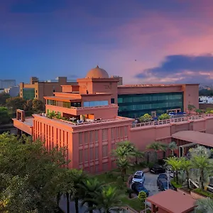 Taj & Convention Centre, Hotel